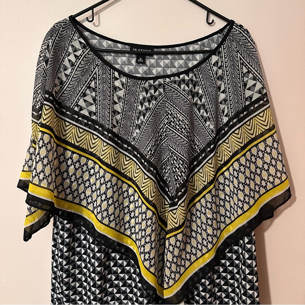 I.N. Studio Black and Yellow Patterned‎ Blouse